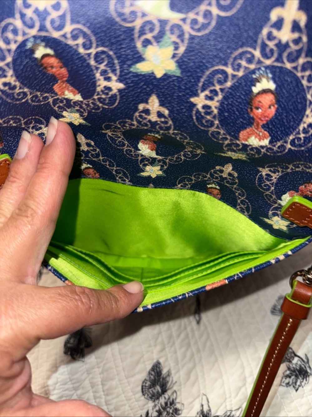 Tiana Disney Dooney and Bourke clutch or crossbody purse - Picture 7 of 14